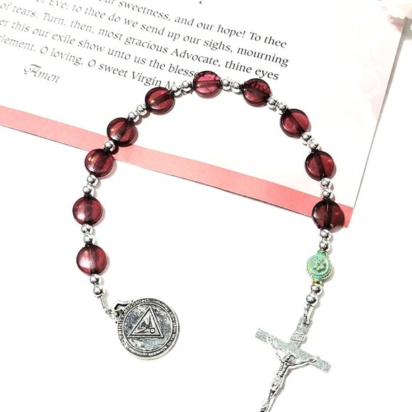 Trinity Missions Rosary Chaplet One Decade Red Beads & 3 Blessed Mother Medals - Picture 5 of 6